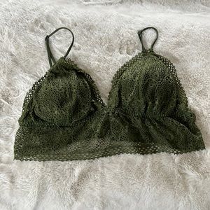 Victorias Secret green lacy bralette Size M